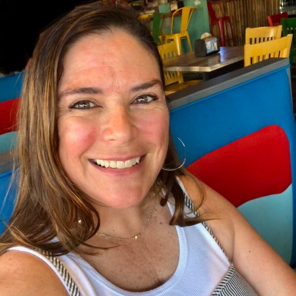 Meet your Posher, Allison - Picture 2 of 16